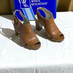 White Mountain - Women's tan heel, like new - size